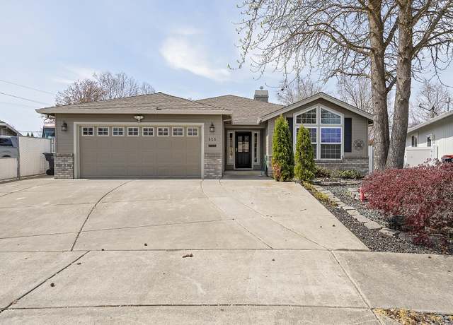 Property at 955 Hampton Way, Medford, OR 97501, 3 beds, 2 baths