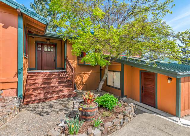 Property at 636 Walnut St, Ashland, OR 97520, 4 beds, 2.5 baths