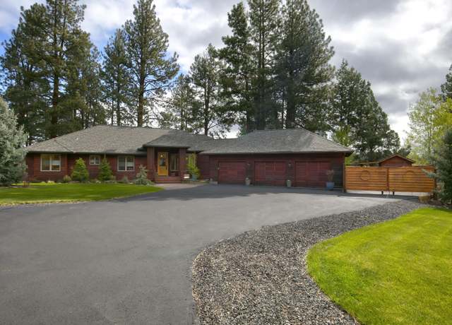 Property at 15864 Blue Jay Way, Sisters, OR 97759, 3 beds, 2.5 baths