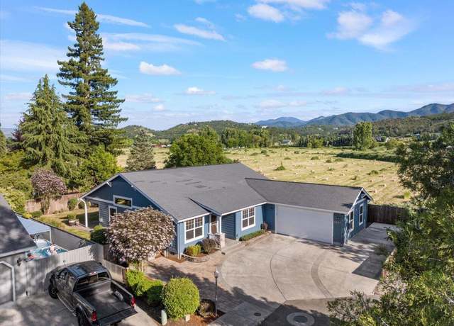 Property at 2261 Starling Ln, Medford, OR 97501, 4 beds, 2 baths