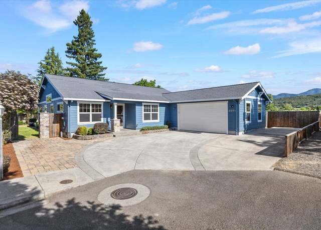 Property at 2261 Starling Ln, Medford, OR 97501, 4 beds, 2 baths