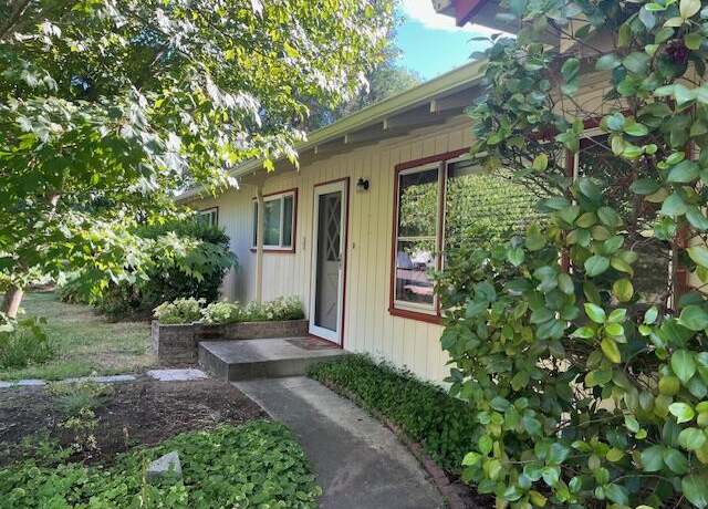 Property at 3307 Freeland Rd, Central Point, OR 97502, 4 beds, 2 baths