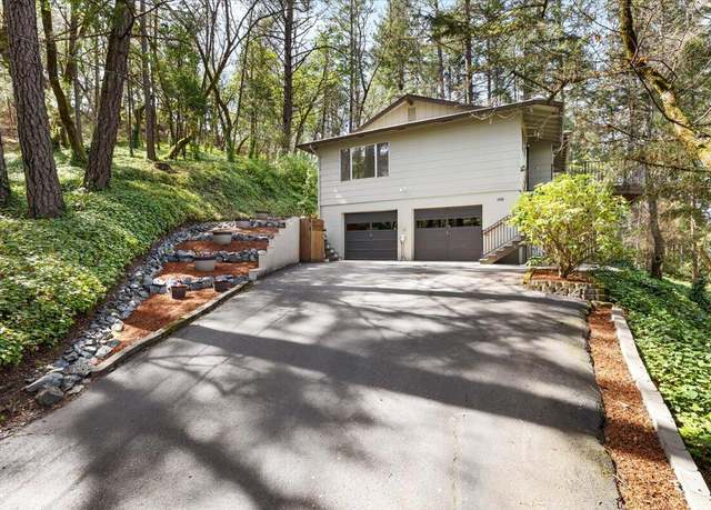Property at 1836 W Schutzwohl Ln, Grants Pass, OR 97527, 3 beds, 3 baths
