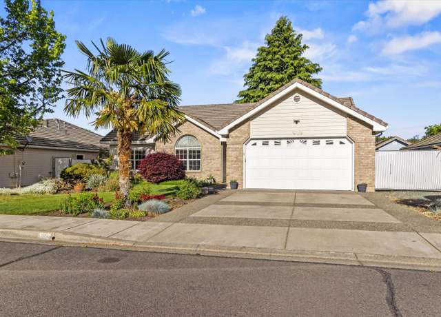 Property at 659 Jackson Creek Dr, Central Point, OR 97502, 3 beds, 2.5 baths
