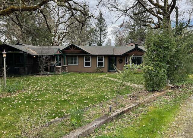 Property at 439 Canyon Oak Dr, Grants Pass, OR 97526, 3 beds, 3 baths