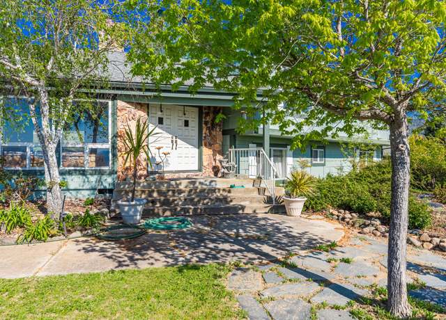 Property at 5495 Hillcrest Rd, Medford, OR 97504, 5 beds, 3.5 baths