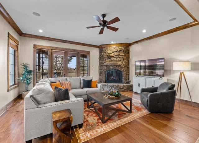 Property at 65670 Swallows Nest Ln, Bend, OR 97701, 3 beds, 3.5 baths