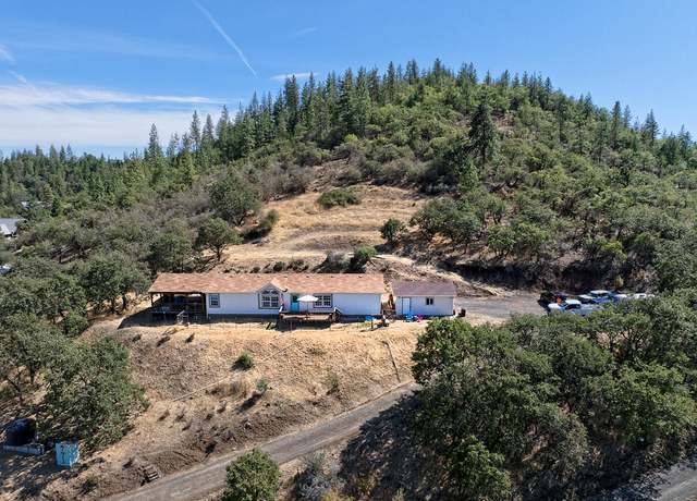 Property at 771 Ironwood Dr, Eagle Point, OR 97524, 3 beds, 2 baths