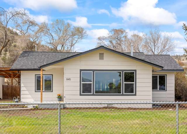 Property at 845 SW Rimrock Rd, Prineville, OR 97754, 3 beds, 2 baths