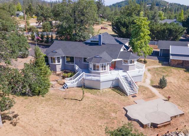 Property at 180 Sun Oak Way, Grants Pass, OR 97526, 3 beds, 2.5 baths