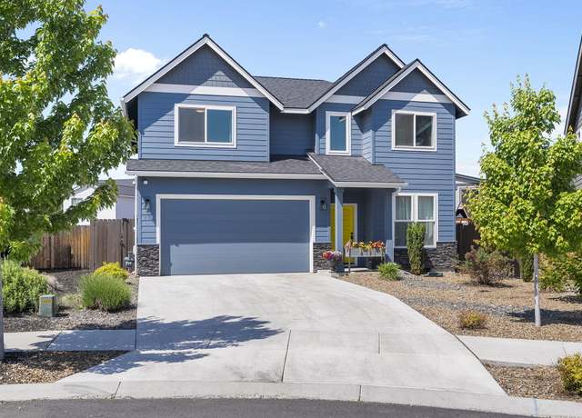 Property at 731 NW 26th St, Redmond, OR 97756, 4 beds, 2.5 baths
