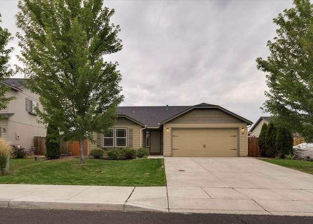 Property at 367 SW 32nd St, Redmond, OR 97756, 3 beds, 2 baths