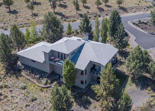 Property at 893 Highland View Loop, Redmond, OR 97756, 3 beds, 3.5 baths