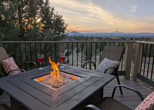 Property at 893 Highland View Loop, Redmond, OR 97756, 3 beds, 3.5 baths