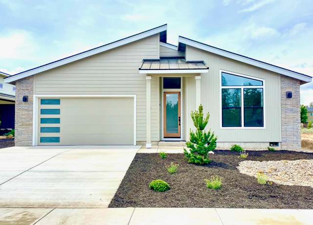 Property at 271 E Diamond Peak Ave, Sisters, OR 97759, 3 beds, 3 baths