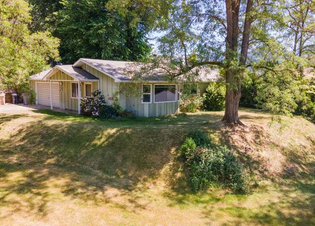 Property at 1105 NE Beacon Dr, Grants Pass, OR 97526, 3 beds, 1 bath