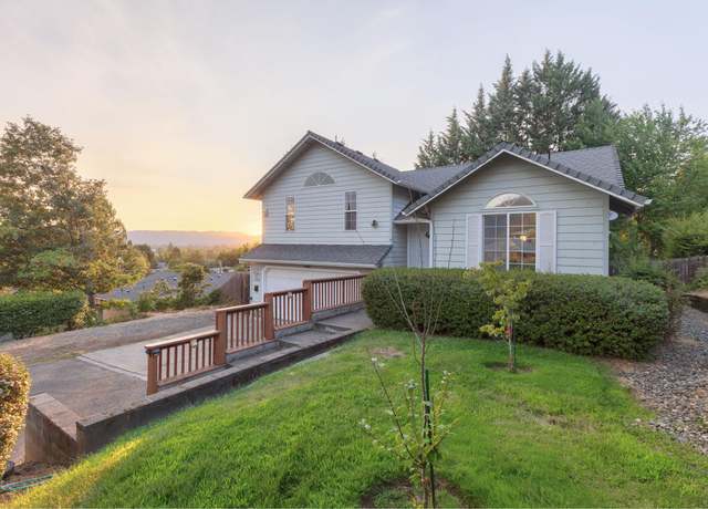 Property at 1752 NE Foothill Blvd, Grants Pass, OR 97526, 3 beds, 2 baths