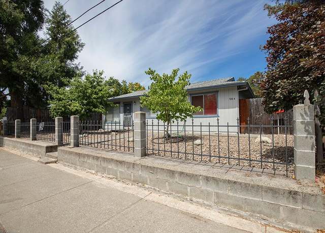 Property at 708 SW Bridge St, Grants Pass, OR 97526, 4 beds, 2 baths