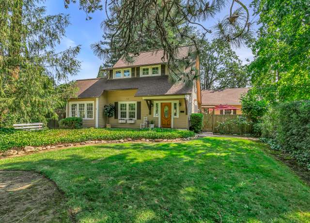Property at 715 S Oakdale Ave, Medford, OR 97501, 3 beds, 2.5 baths