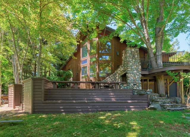 Property at 4489 Averill Dr, Grants Pass, OR 97526, 3 beds, 2.5 baths