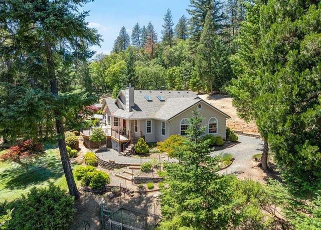 Property at 404 Mountain Paradise Dr, Grants Pass, OR 97526, 3 beds, 2.5 baths