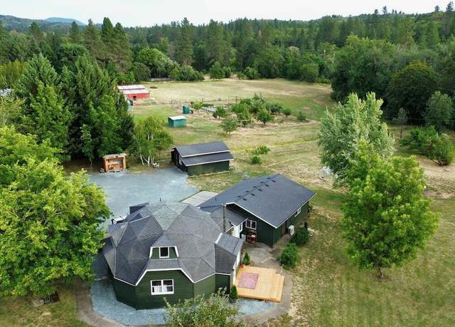 Property at 1931 Dellwood Dr, Grants Pass, OR 97526, 4 beds, 3 baths