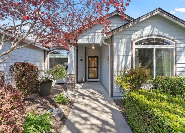 Property at 978 Newcastle St, Medford, OR 97501, 3 beds, 2 baths