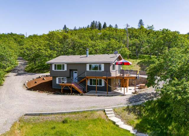 Property at 5205 Pioneer Rd, Medford, OR 97501, 3 beds, 2 baths