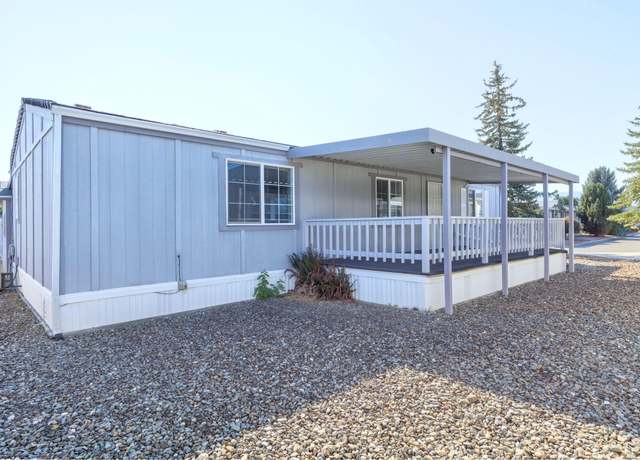Property at 300 Whispering Willow Dr, Grants Pass, OR 97527, 2 beds, 2 baths