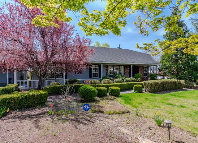 Property at 4210 Cherry Ln, Medford, OR 97504, 3 beds, 2.5 baths