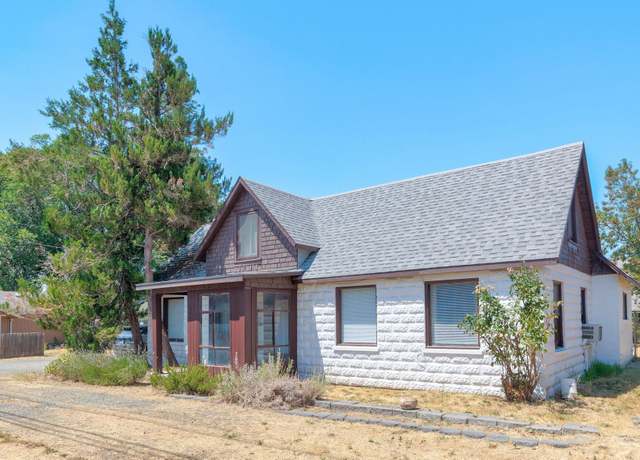Property at 2352 Redwood Ave, Grants Pass, OR 97527, 3 beds, 1.5 baths