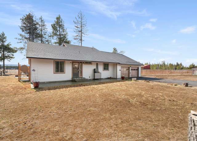 Property at 1052 S Airport Dr, Crescent, OR 97733, 3 beds, 2 baths