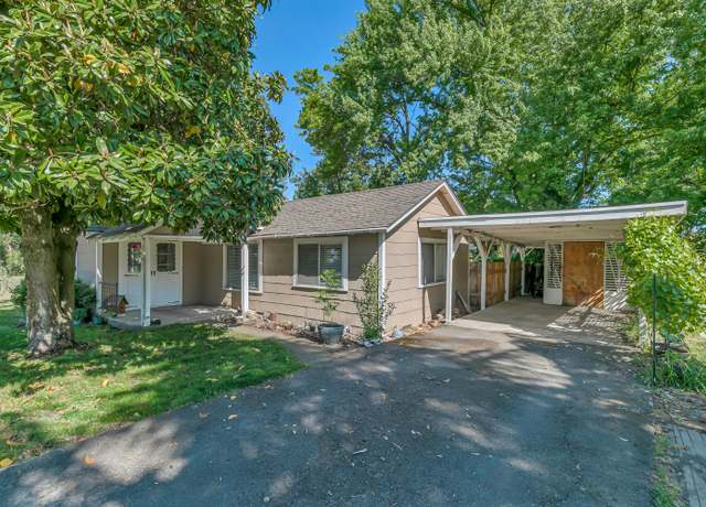 Property at 2681 E Mcandrews Rd, Medford, OR 97504, 2 beds, 1.5 baths