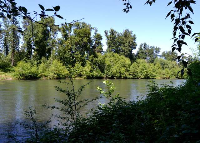 Property at 3130 S River Rd, Grants Pass, OR 97527, 2 beds, 2 baths