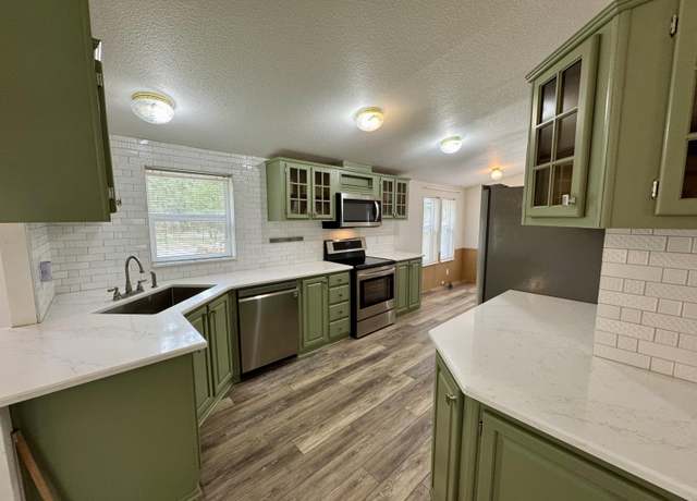 Property at 52817 Rainbow Dr, La Pine, OR 97739, 3 beds, 2 baths