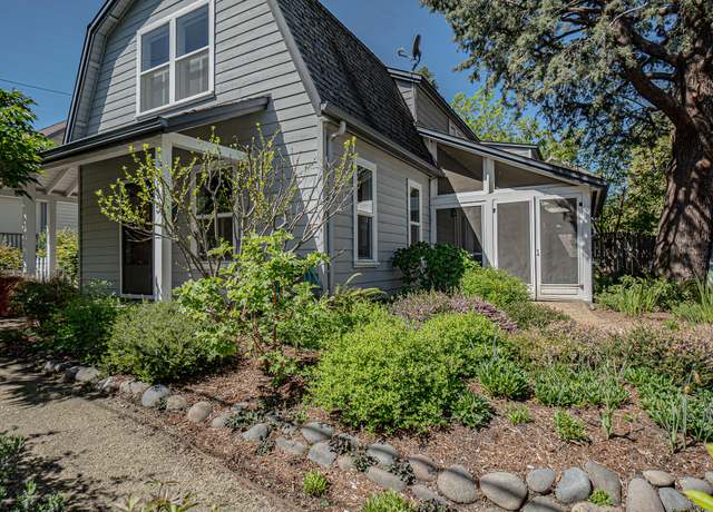 Property at 915 Bellview Ave #1, Ashland, OR 97520, 4 beds, 2 baths
