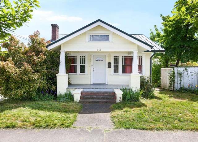Property at 611 W 4th St, Medford, OR 97501, 2 beds, 1 bath
