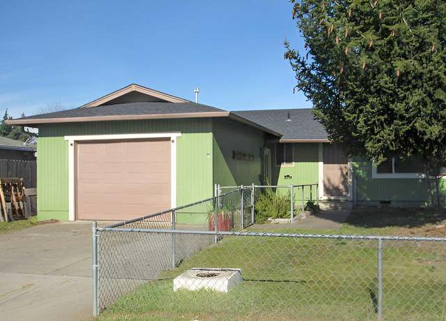 Property at 2549 Falcon St, White City, OR 97503, 3 beds, 1.5 baths