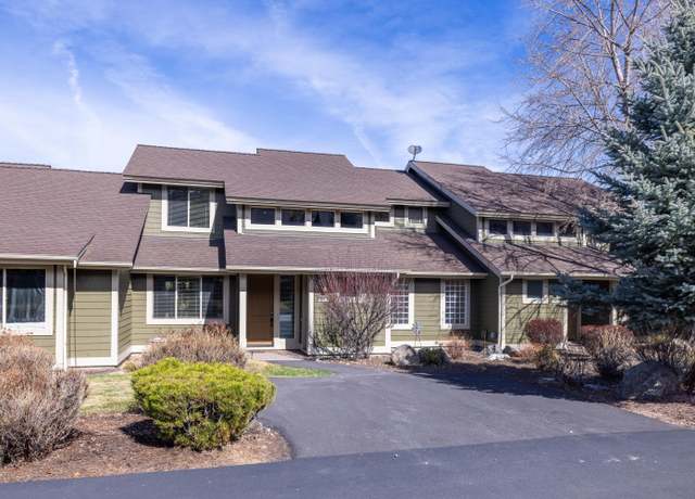 Property at 10674 Village Loop, Redmond, OR 97756, 3 beds, 2.5 baths