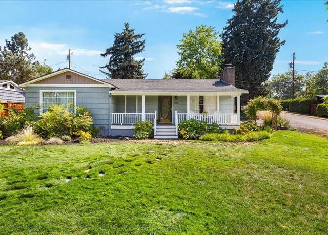 Property at 206 Girard Dr, Medford, OR 97504, 4 beds, 2 baths