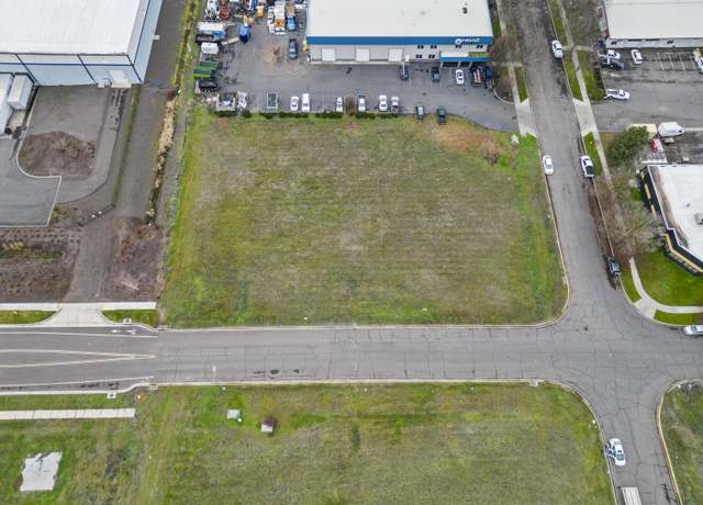 Property at 862 Enterprise Dr, Medford, OR 97502