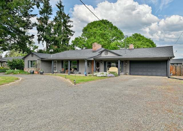 Property at 895 Casino Rd, Medford, OR 97501, 4 beds, 2 baths