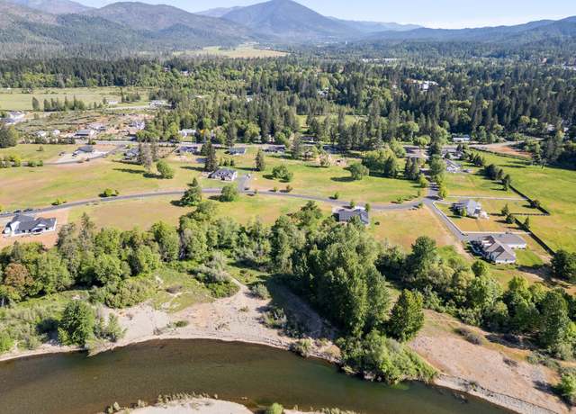 Property at 565 E Forks Cir, Cave Junction, OR 97523