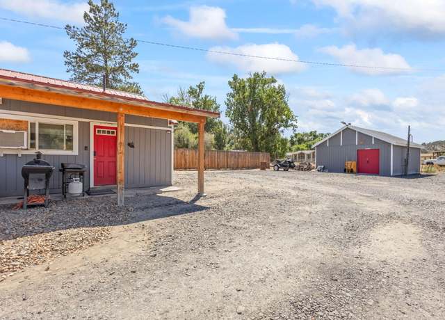 Property at 2180 SE Melrose Dr, Prineville, OR 97754, 3 beds, 1 bath