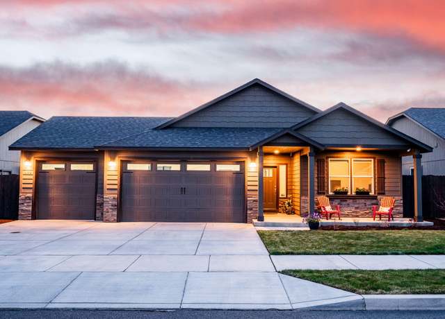 Property at 899 NW 26th Way, Redmond, OR 97756, 3 beds, 2 baths