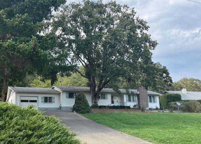 Property at 50 Tenney Dr, Rogue River, OR 97537, 3 beds, 2 baths