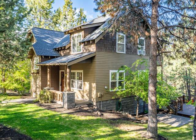 Property at 160 NW 17th St, Bend, OR 97703, 3 beds, 3 baths