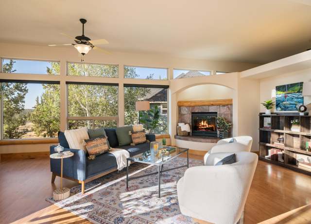 Property at 1780 Murrelet Dr, Redmond, OR 97756, 4 beds, 3.5 baths