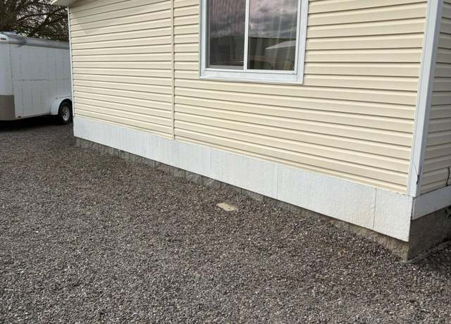 Property at 5073 Peace Ln, Central Point, OR 97502, 3 beds, 2 baths