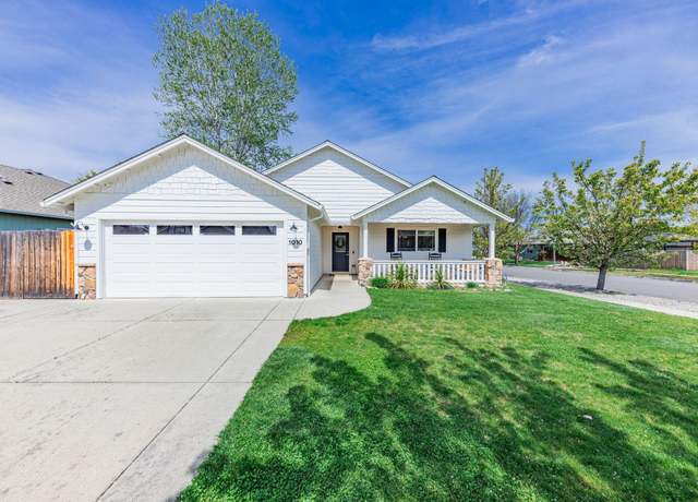 Property at 1010 Birmingham St, Medford, OR 97501, 3 beds, 2 baths